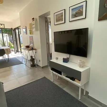 La Baie Latitude, Proche Avec Jardin Holiday home