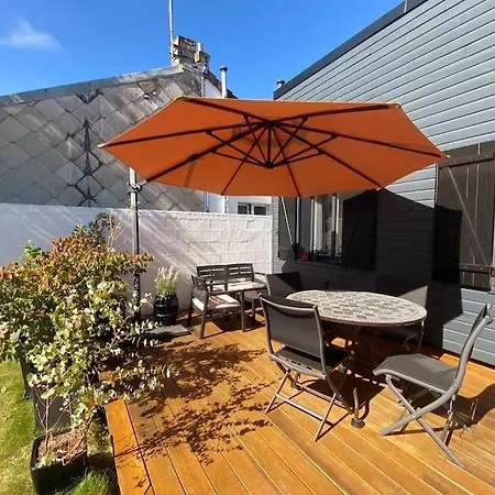 La Baie Latitude, Proche Avec Jardin Holiday home