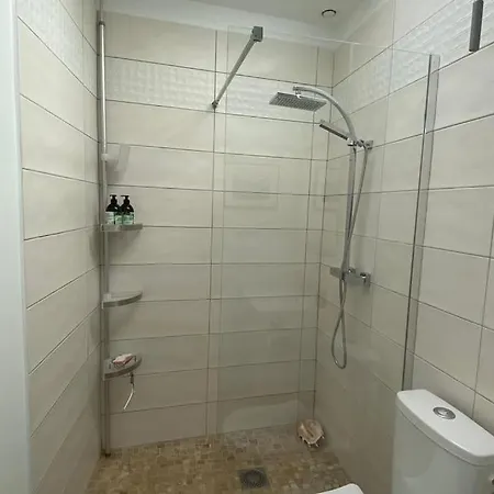 La Baie Latitude, Proche Avec Jardin 度假居 *